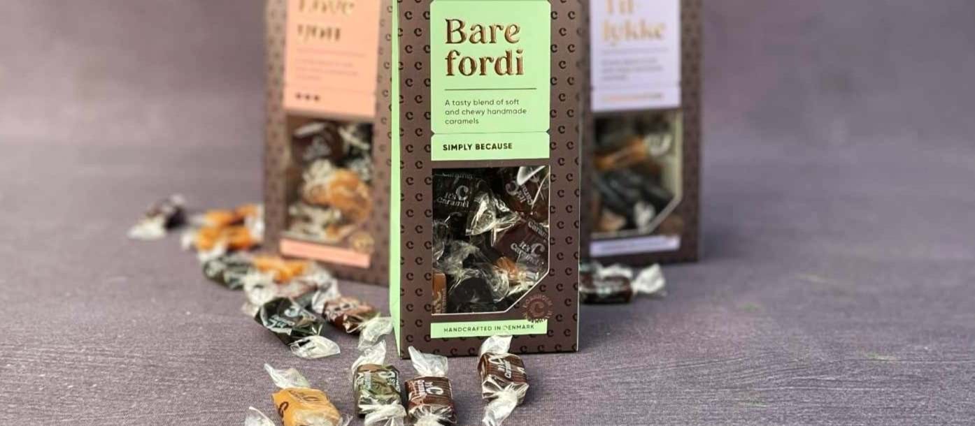 It's caramel æsker med forskellige smagsvarianter fra Karamelleriet.